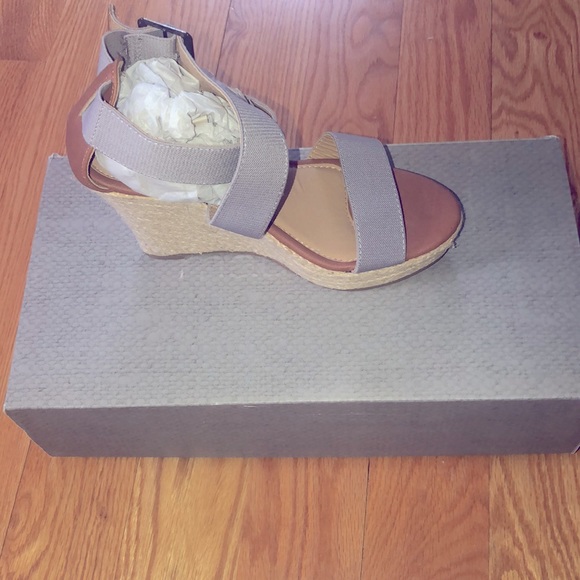 Gray wedge sandals - Picture 5 of 5